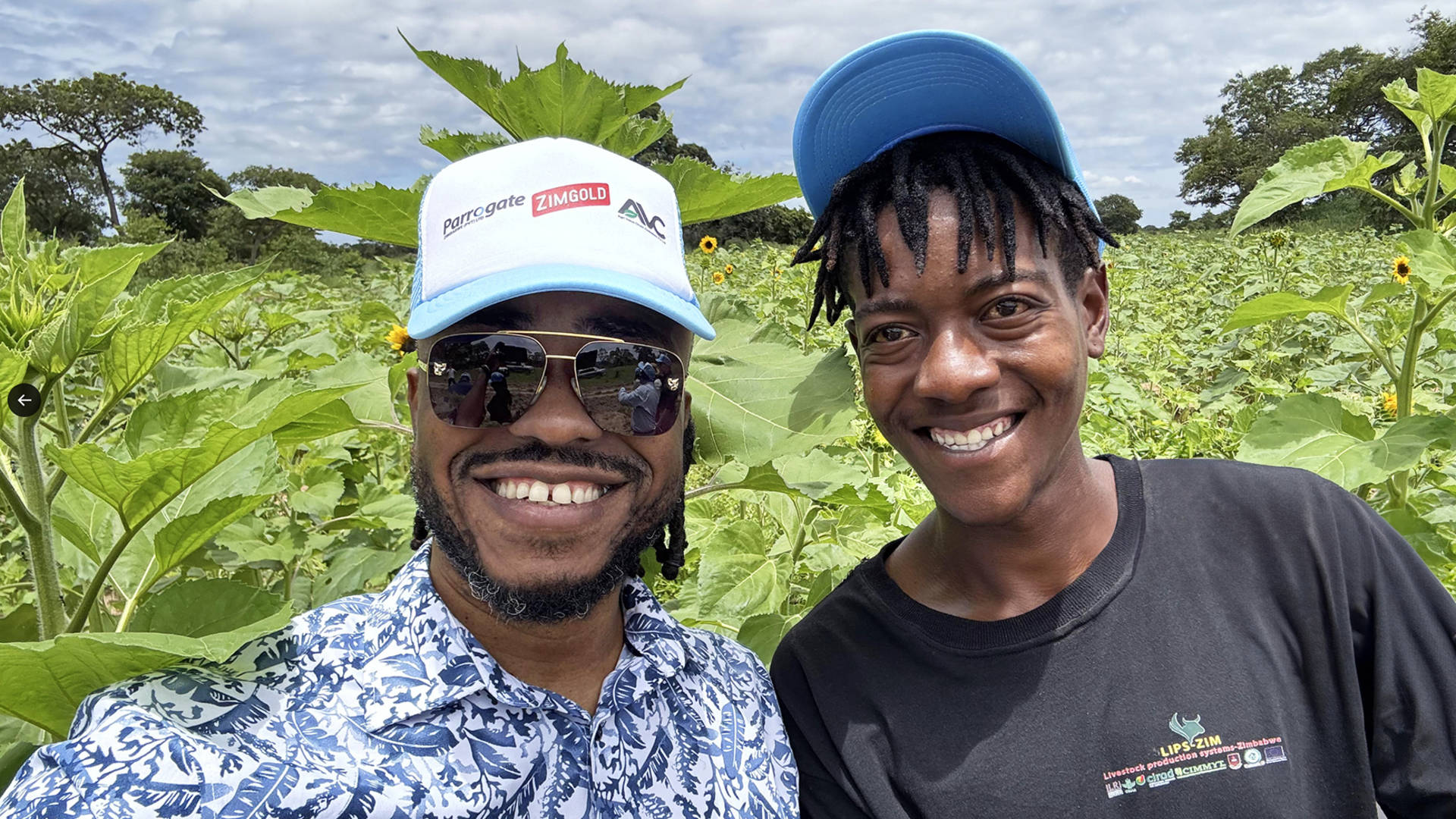 2025_OFQ2_Zimbabwe farmer smiling.jpg 2025_OFQ2_Zimbabwe farmer smiling.jpg