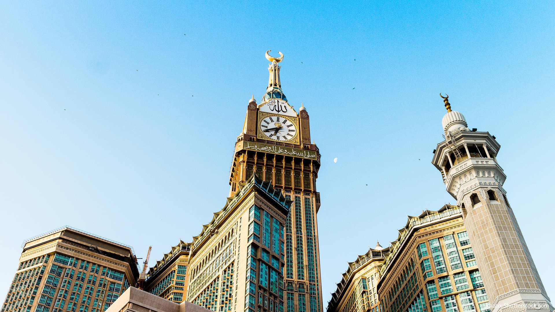 Башня в мекке. Часовая башня Абрадж Аль-Бейт. Королевская часовая башня Абрадж Аль-Баит-Мекка. Часовой башне Абрадж Аль-Бейт в Мекке. The Abraj al-Bait, Мекка, Саудовская Аравия.
